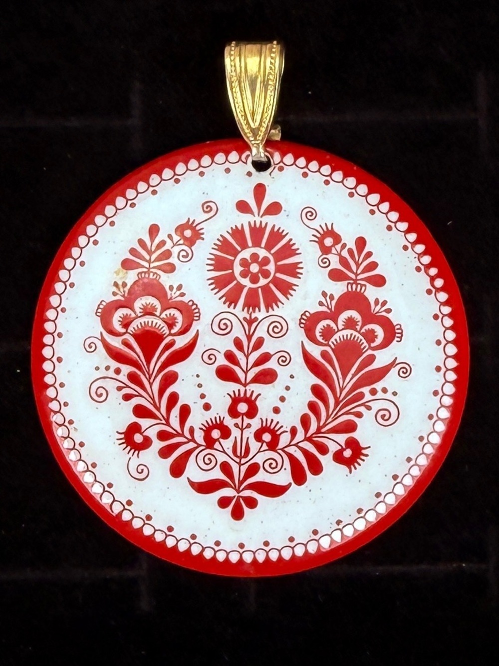 Vintage Red White Folk Floral Round Statement Pendant Gold Tone Bail